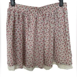 🌸FOREVER21 Floral Print Skirt with Lace Trim🌸